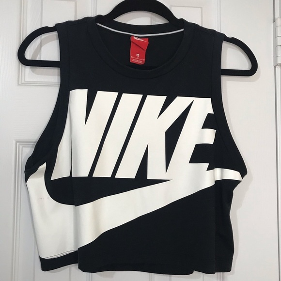 Nike Women's Black Crop Top *flawed* - Picture 4 of 8